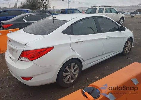 2013 Hyundai Accent Gls z USA, uszkodzony, nr VIN KMHCU4AEXDU462840